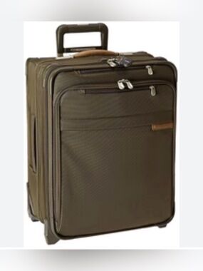 Briggs & Riley Baseline Expandable 21" 2-Wheel International Wide Body Carry-On